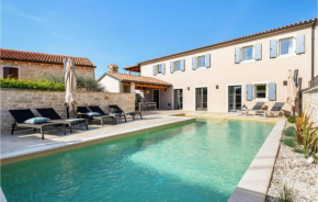 Nice Home In Tinjan With Outdoor Swimming Pool